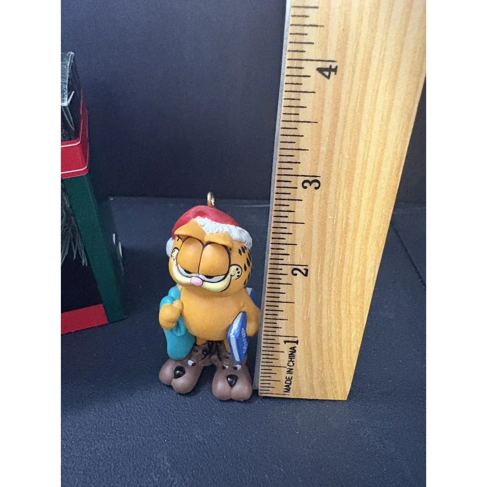 Garfield Hallmark Ornament 1992 Bedtime Stories Blanket Dog Slippers Santa Hat